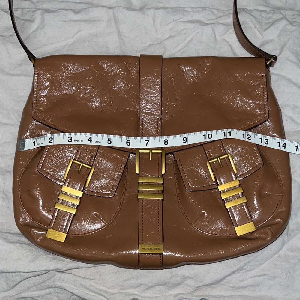 Michael Kors Darrington Large Crackle Brown Leather Crossbody - Picture 3 of 16